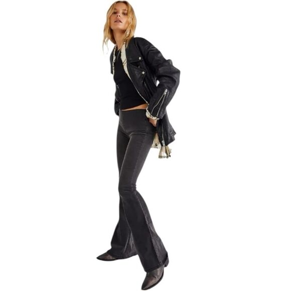 Free People Penny Flare Pull On Jeans Women’s Light Black Wash Size 28Wx33L Tall - Picture 2 of 12